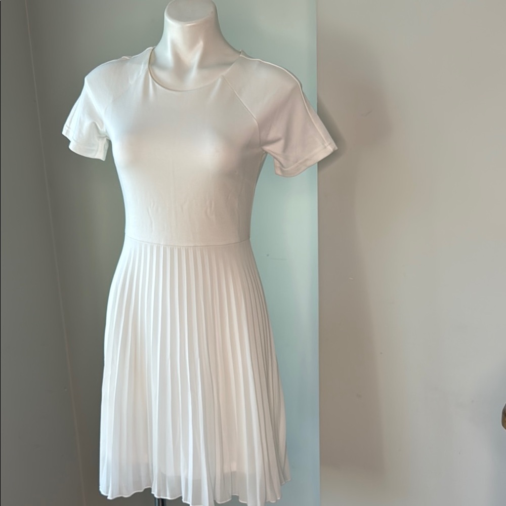 Woosea White dress size Small Like New